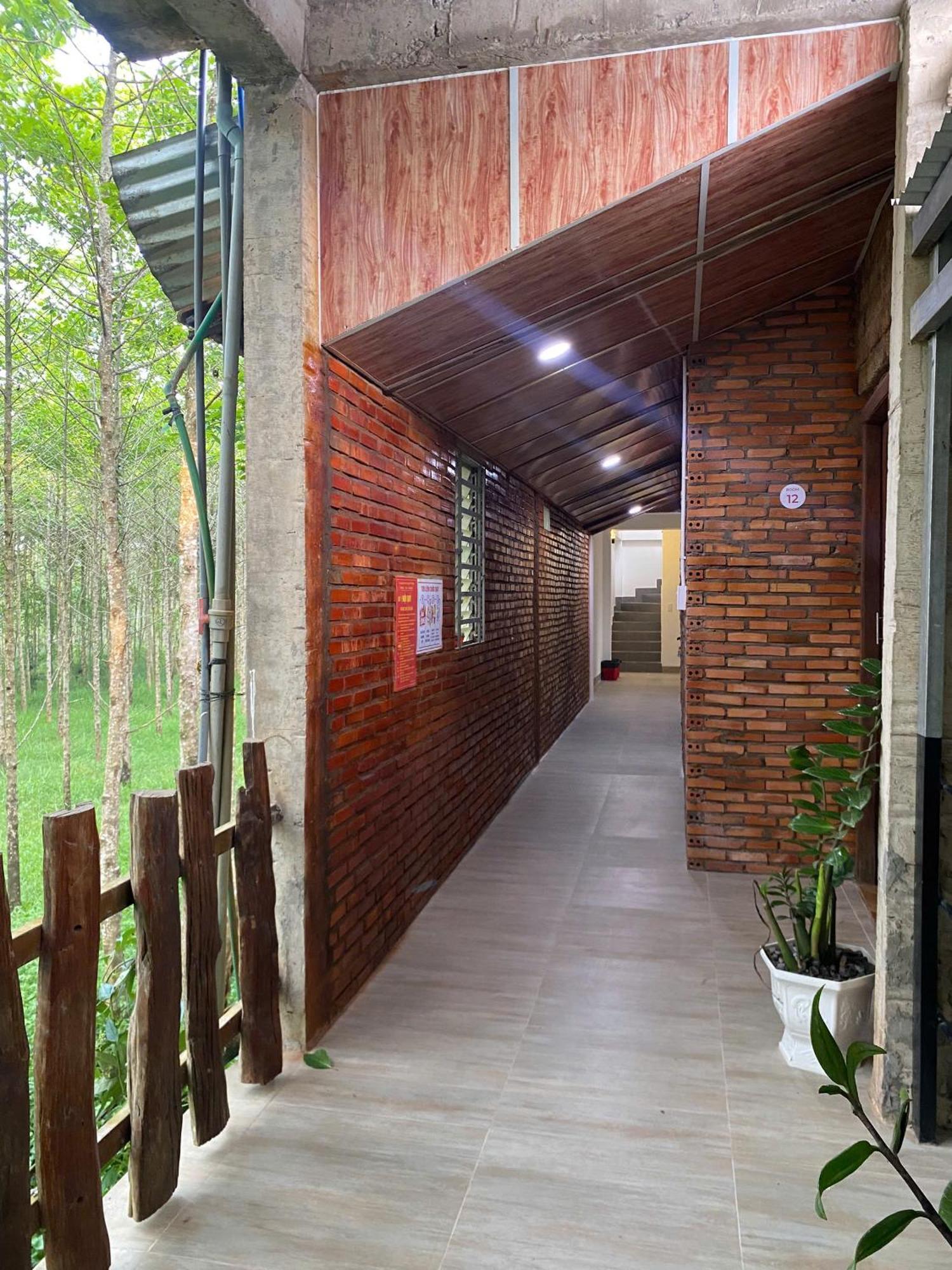 Lava Rock Viet Nam Lodge Anhfly Resort Nam Cat Tien Luaran gambar